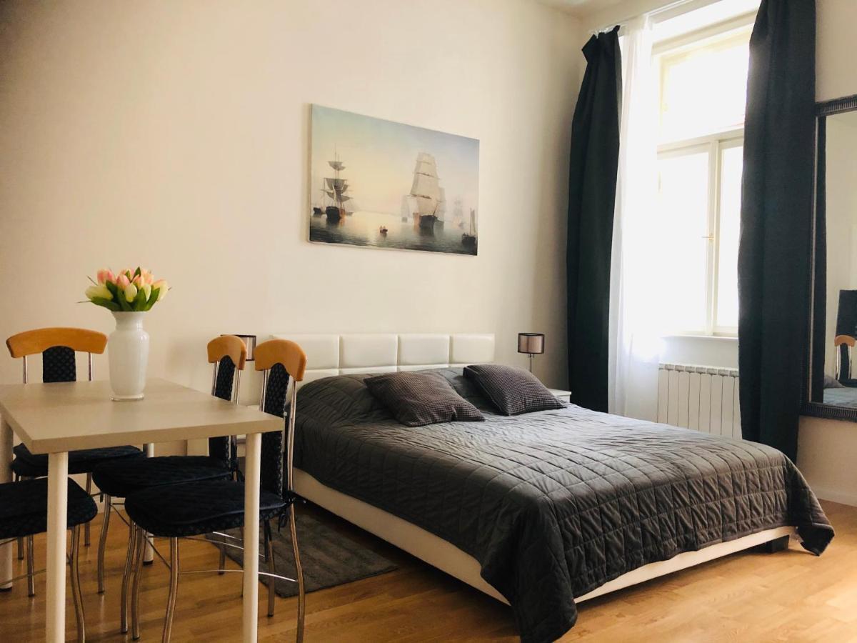 Modern Cozy Apartment In Central Prag Exteriör bild